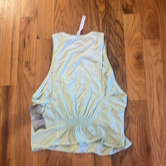 Stori activewear tank top with gather in back - Picture 2 of 4